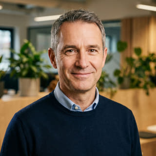 James Mitchell, izvršni direktor od Zrelošište